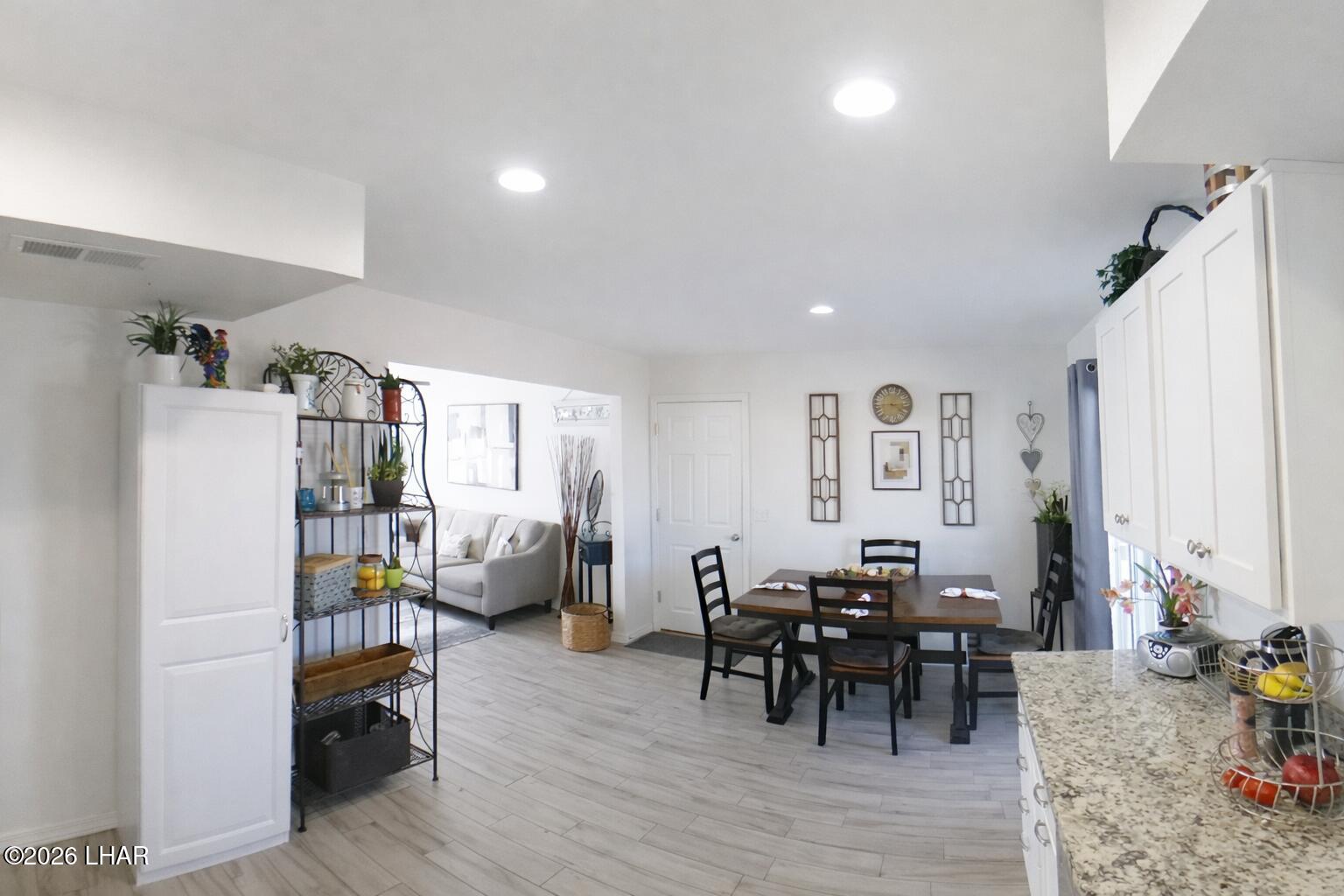 2589 Inverness Dr