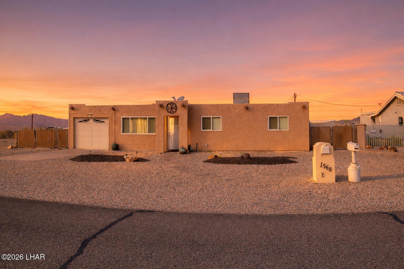 2589 Inverness Dr