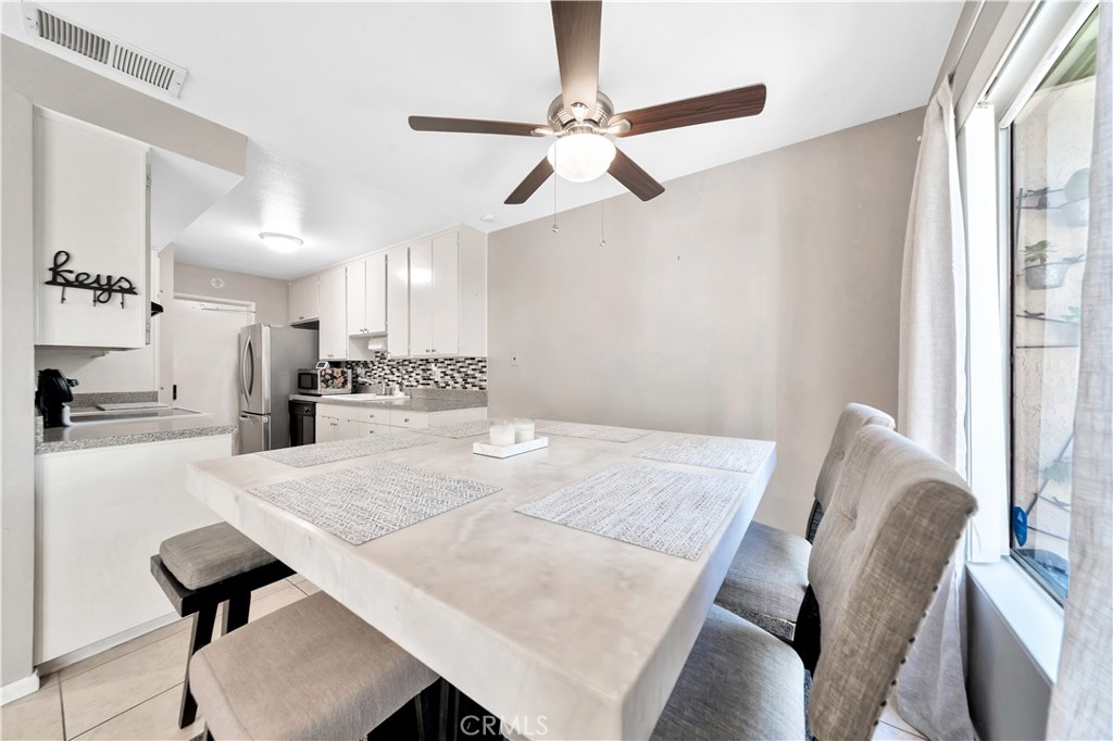 2817 E Jackson Avenue Unit: B