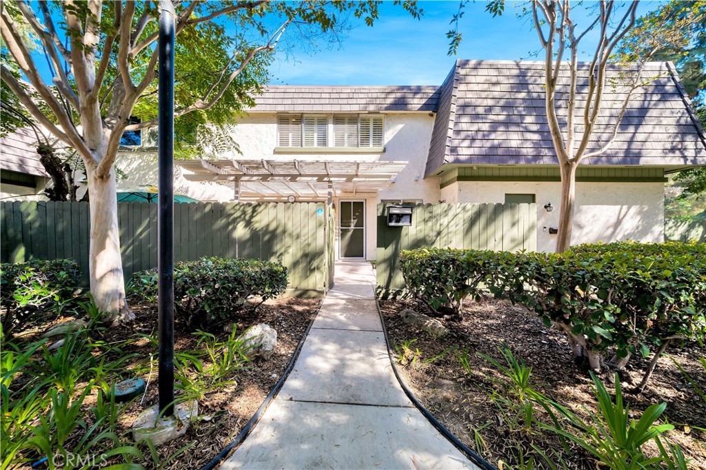 2817 E Jackson Avenue Unit: B