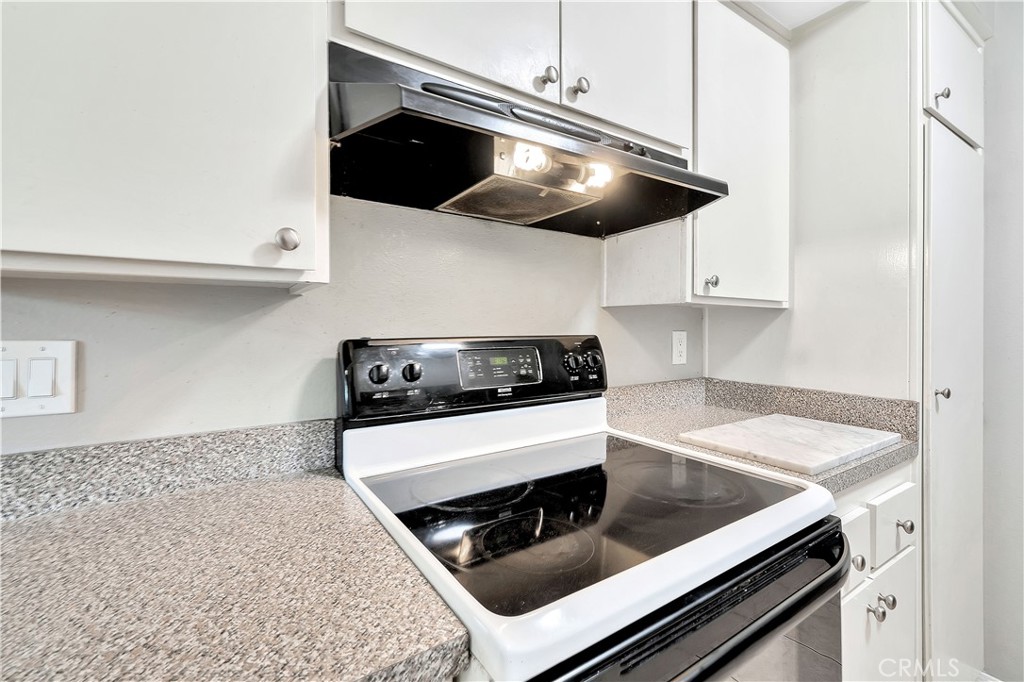 2817 E Jackson Avenue Unit: B