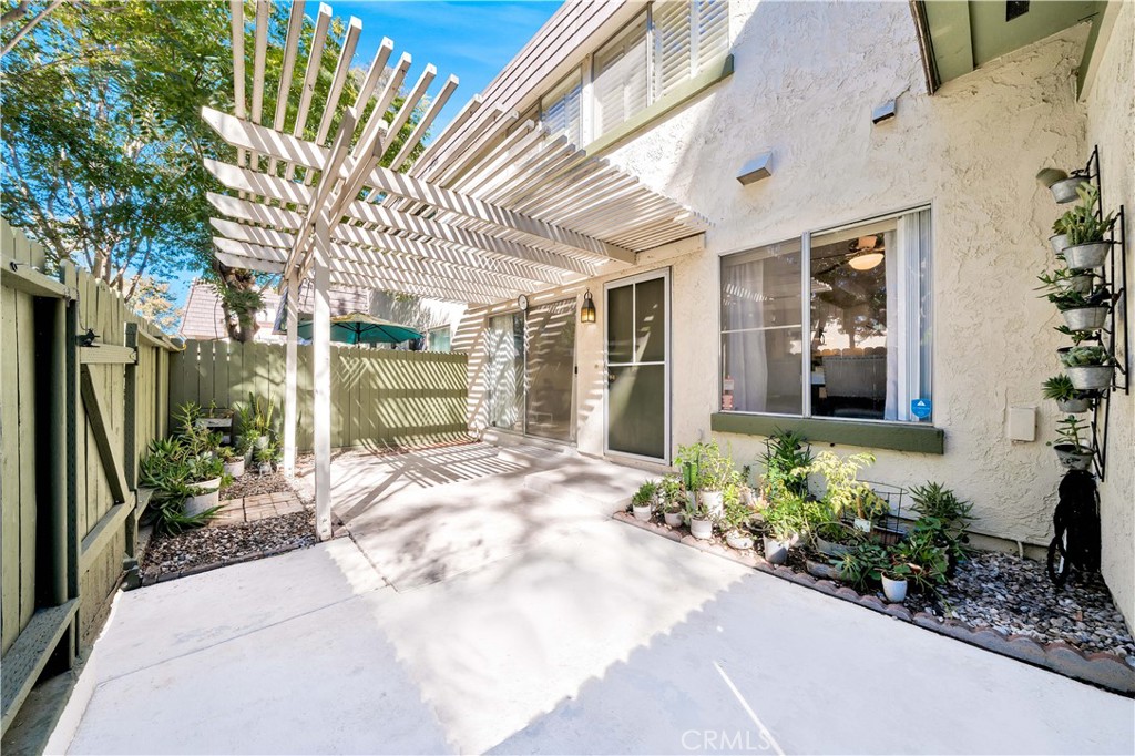 2817 E Jackson Avenue Unit: B