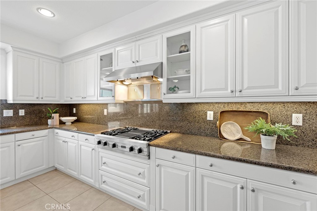 6262 Seabourne Drive Unit: 52