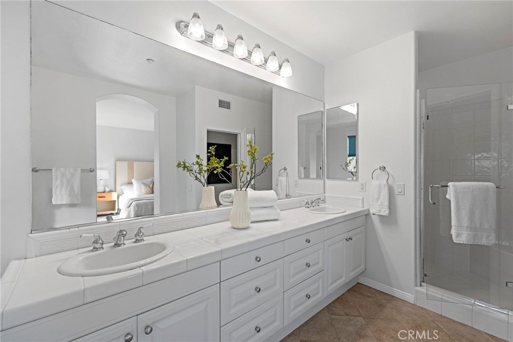 6262 Seabourne Drive Unit: 52