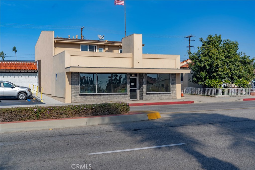 717 E La Habra Boulevard