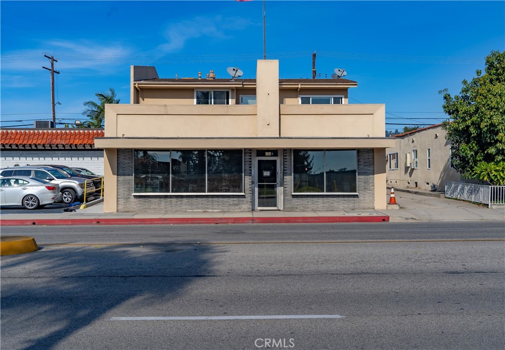 717 E La Habra Boulevard