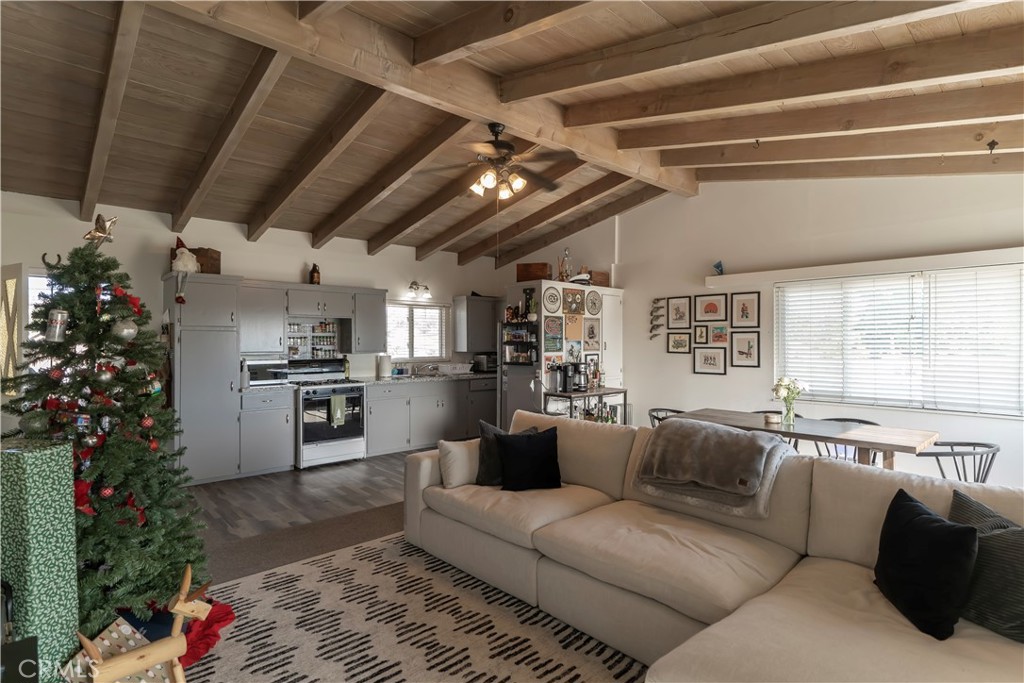 717 E La Habra Boulevard