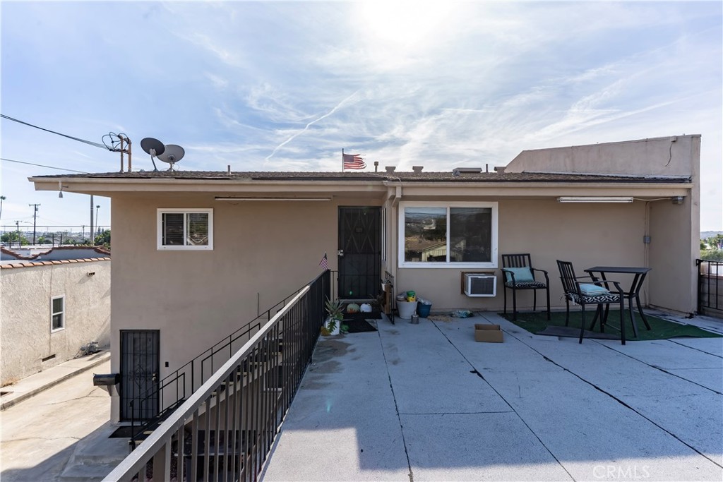 717 E La Habra Boulevard