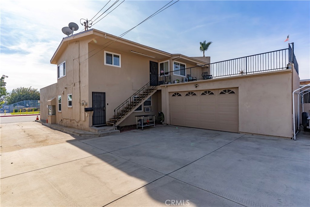 717 E La Habra Boulevard