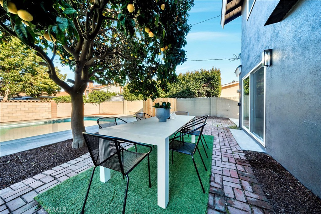 5231 Vallecito Avenue