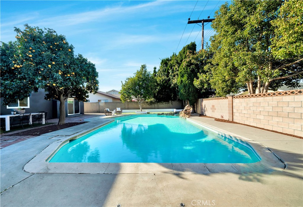 5231 Vallecito Avenue