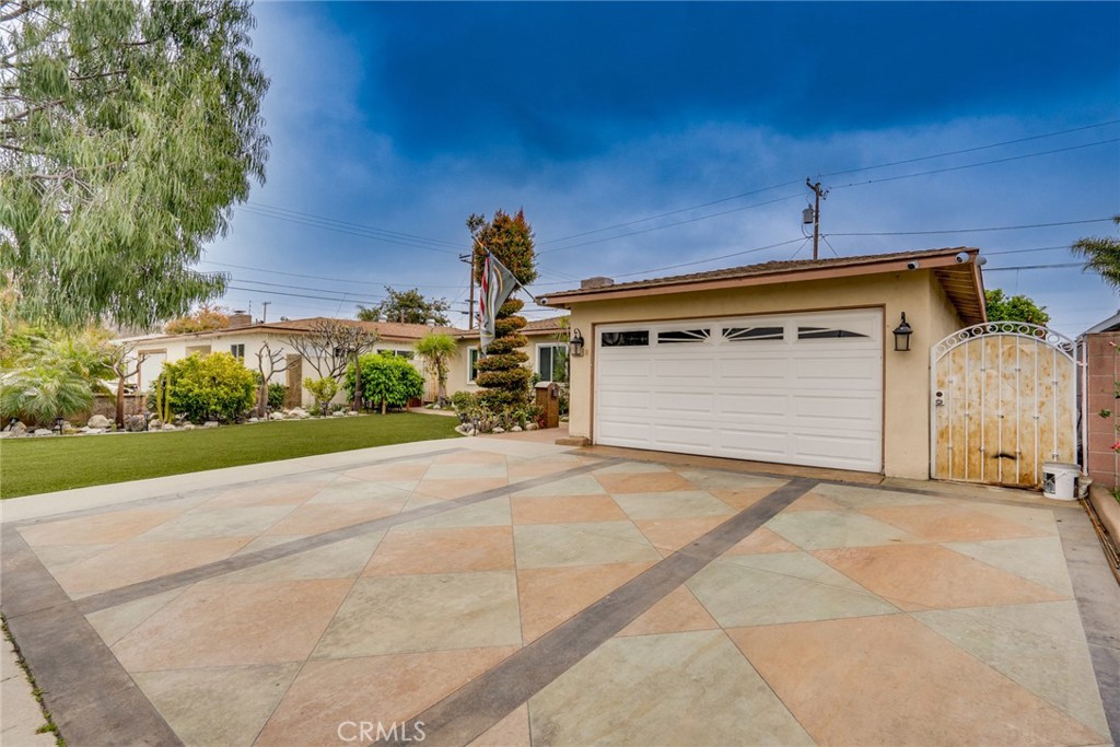 1212 W Arlington Avenue