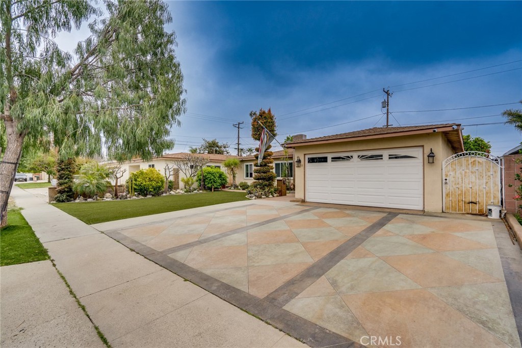 1212 W Arlington Avenue