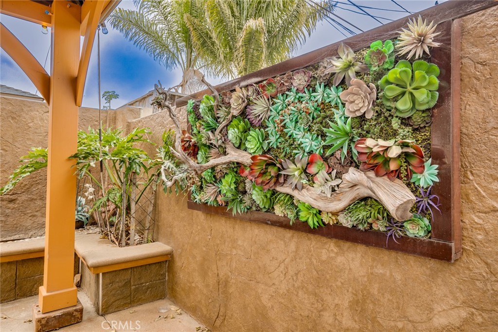 1212 W Arlington Avenue