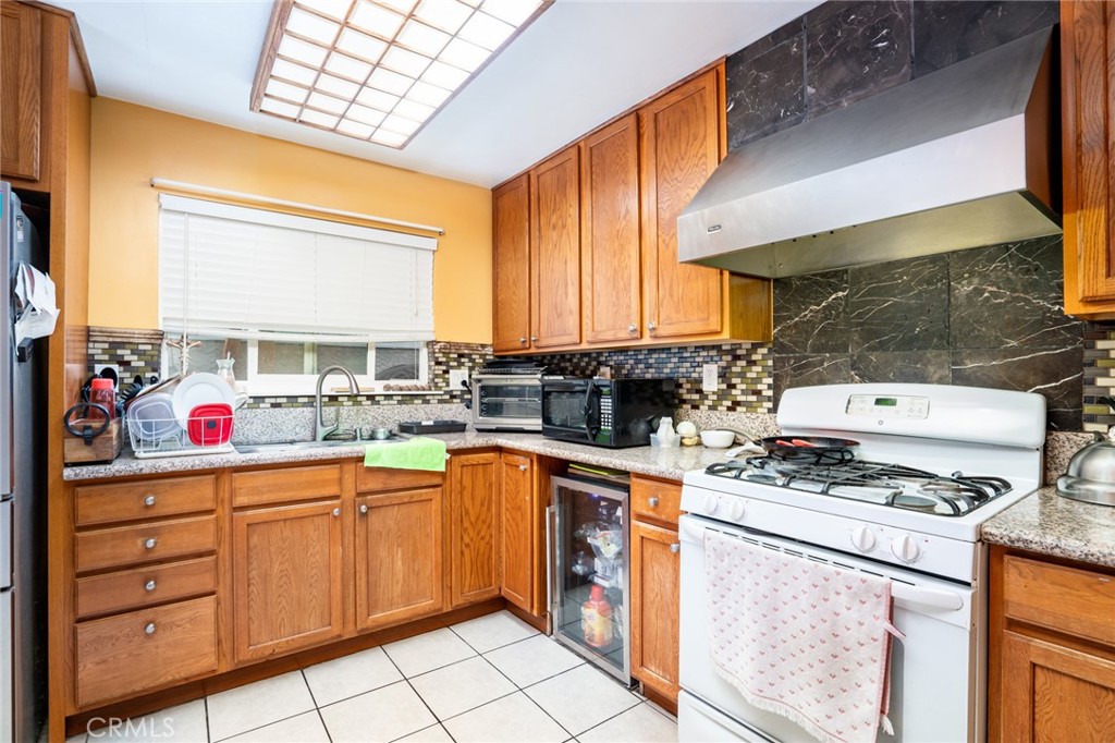 1212 W Arlington Avenue