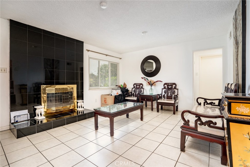 1212 W Arlington Avenue