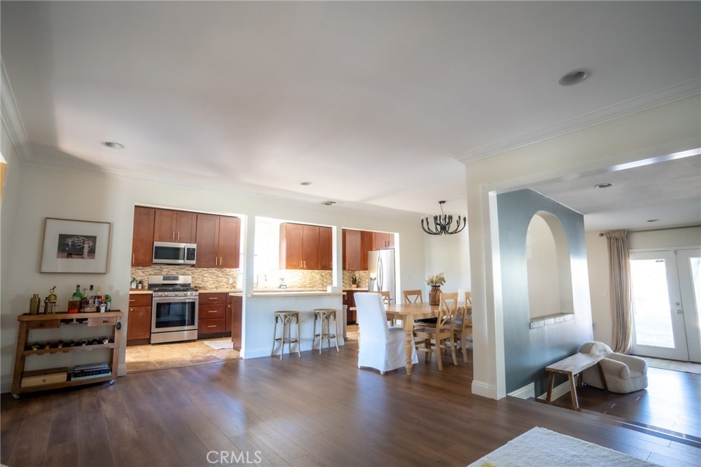 6601 Jamieson Avenue