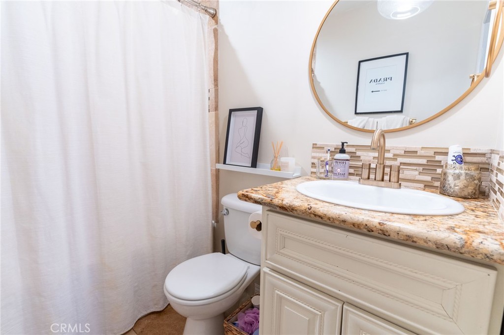 6601 Jamieson Avenue