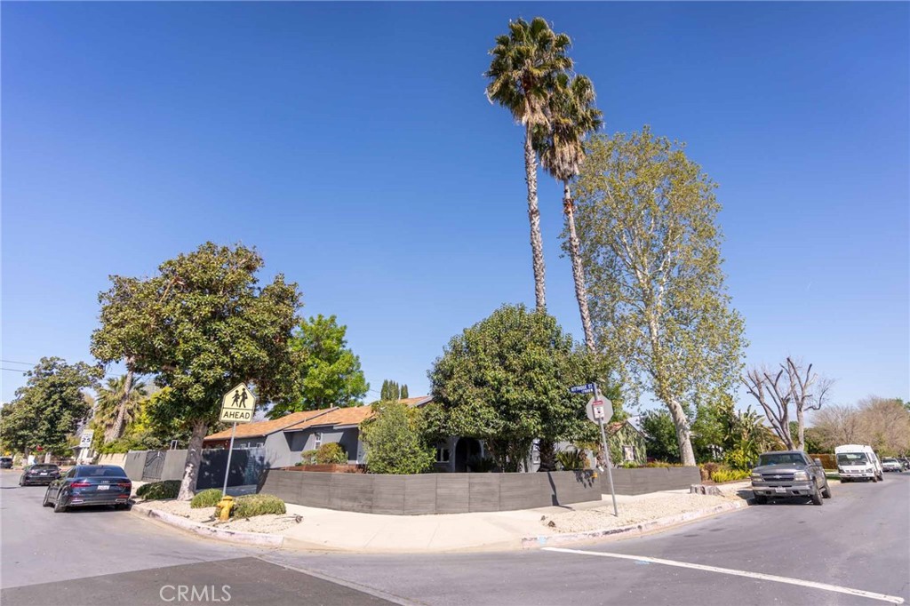 6601 Jamieson Avenue