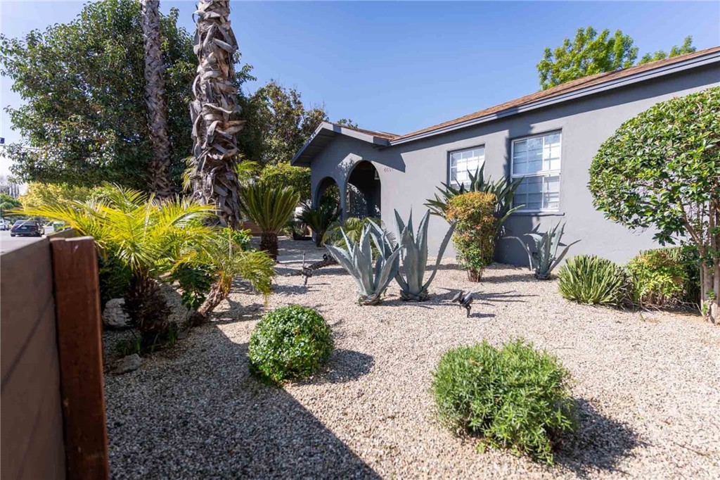 6601 Jamieson Avenue