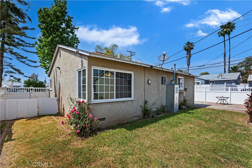 5752 Lockheed Avenue