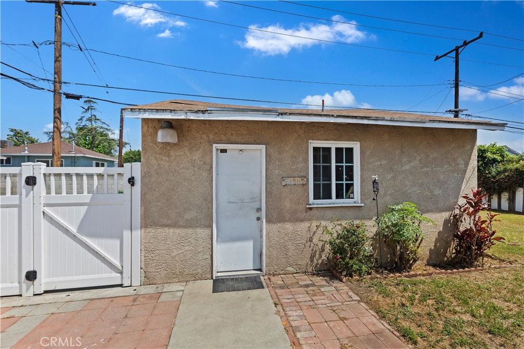 5752 Lockheed Avenue