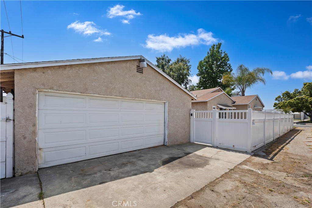 5752 Lockheed Avenue