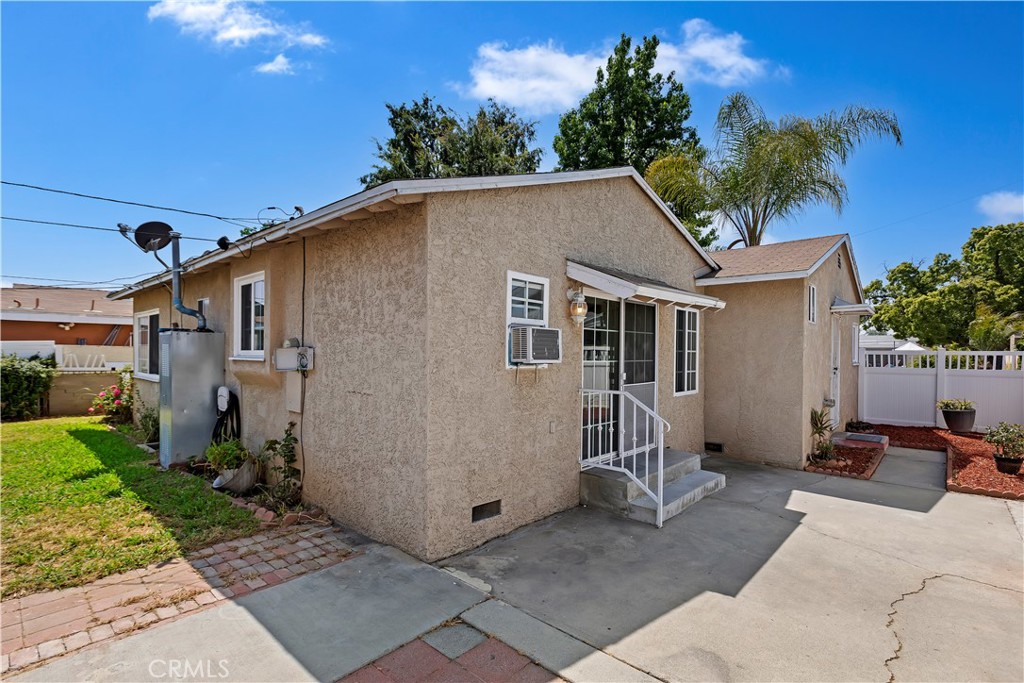 5752 Lockheed Avenue
