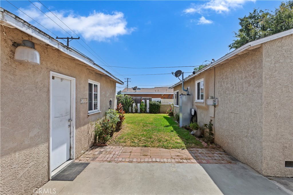 5752 Lockheed Avenue