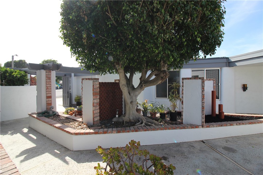 16662 Wellington Circle