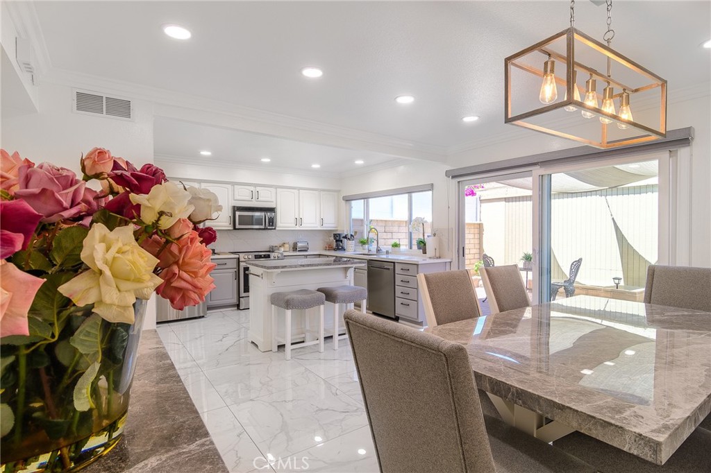 10390 Truckee River Court