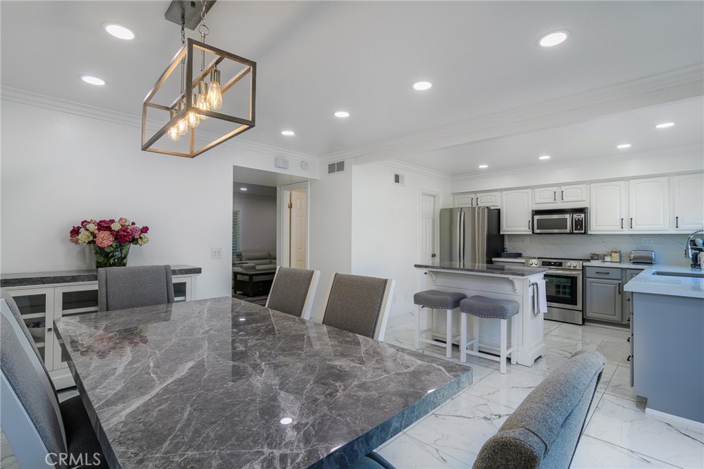 10390 Truckee River Court