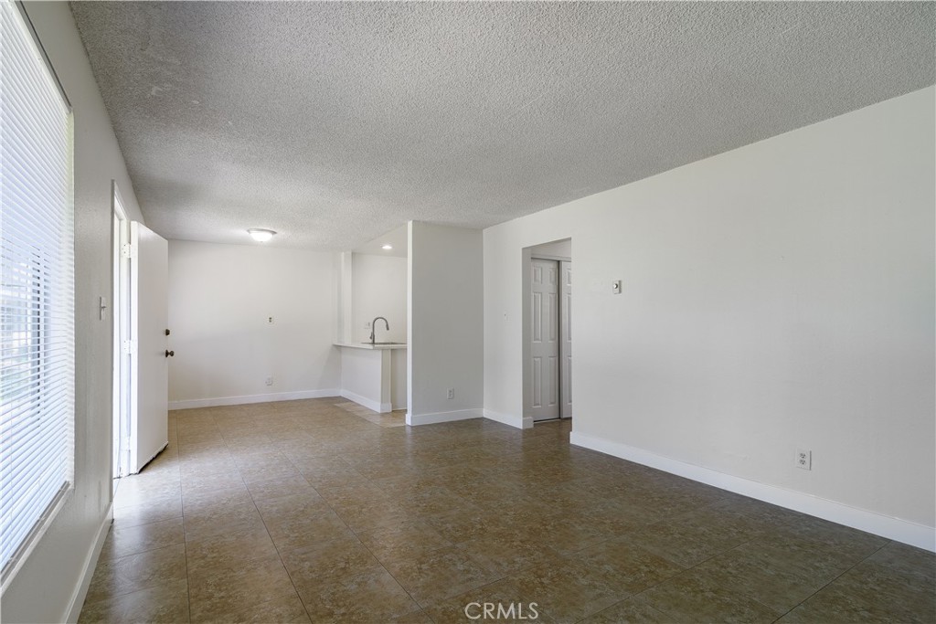 5530 Ackerfield Avenue 402