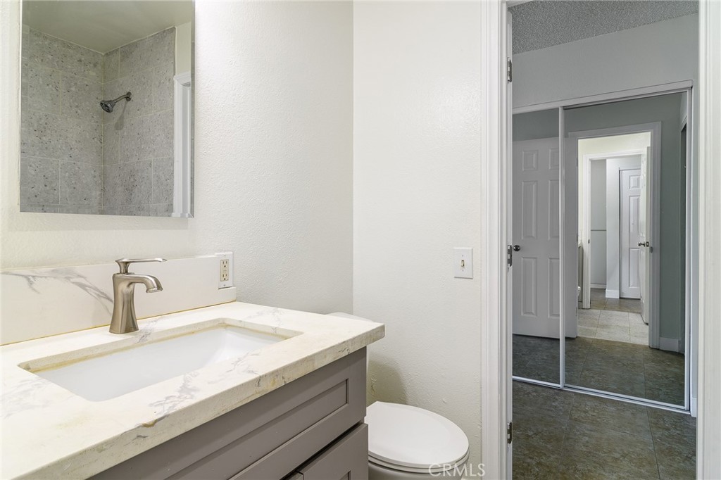 5530 Ackerfield Avenue 402