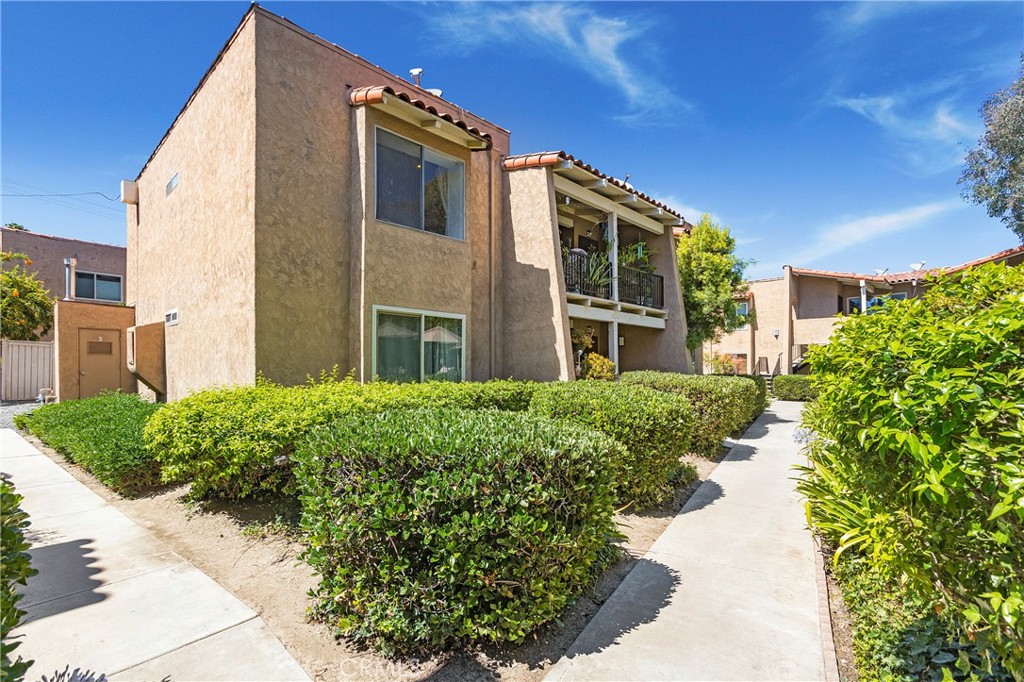 13722 Red Hill Avenue 28