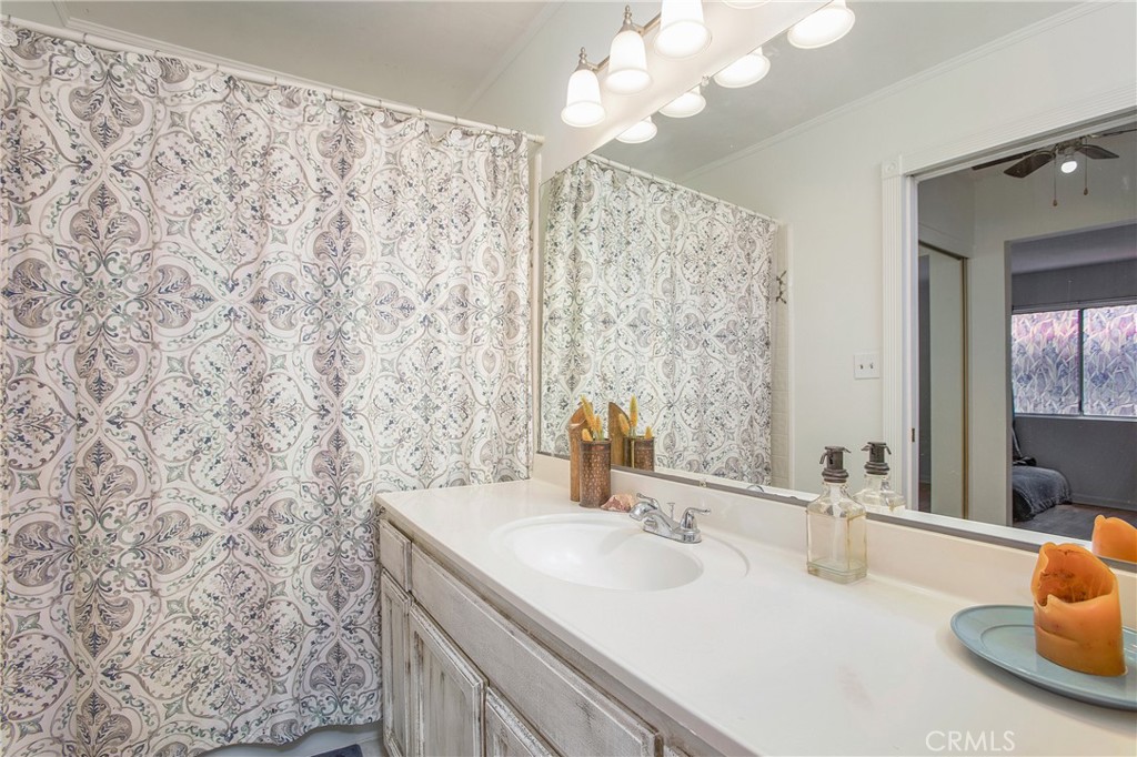 13722 Red Hill Avenue 28