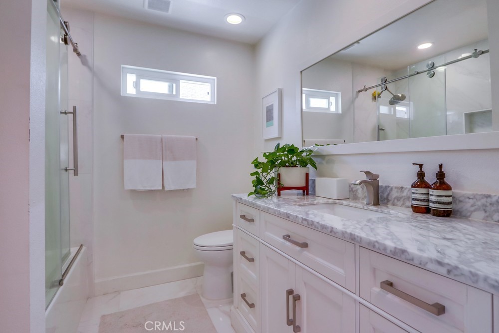 219 Santa Isabel Avenue 1/2