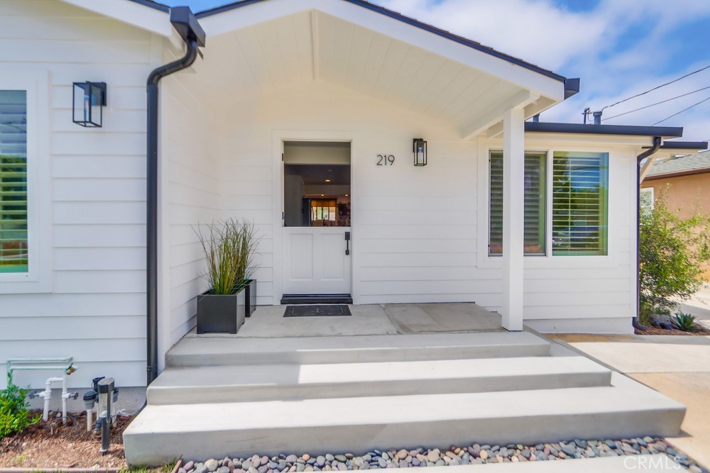 219 Santa Isabel Avenue 1/2