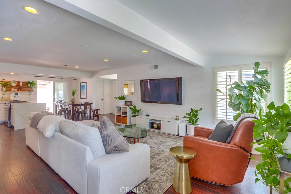 219 Santa Isabel Avenue 1/2