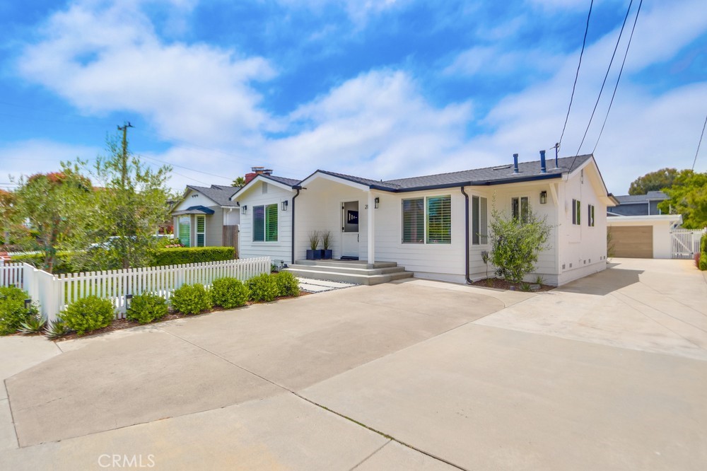 219 Santa Isabel Avenue 1/2