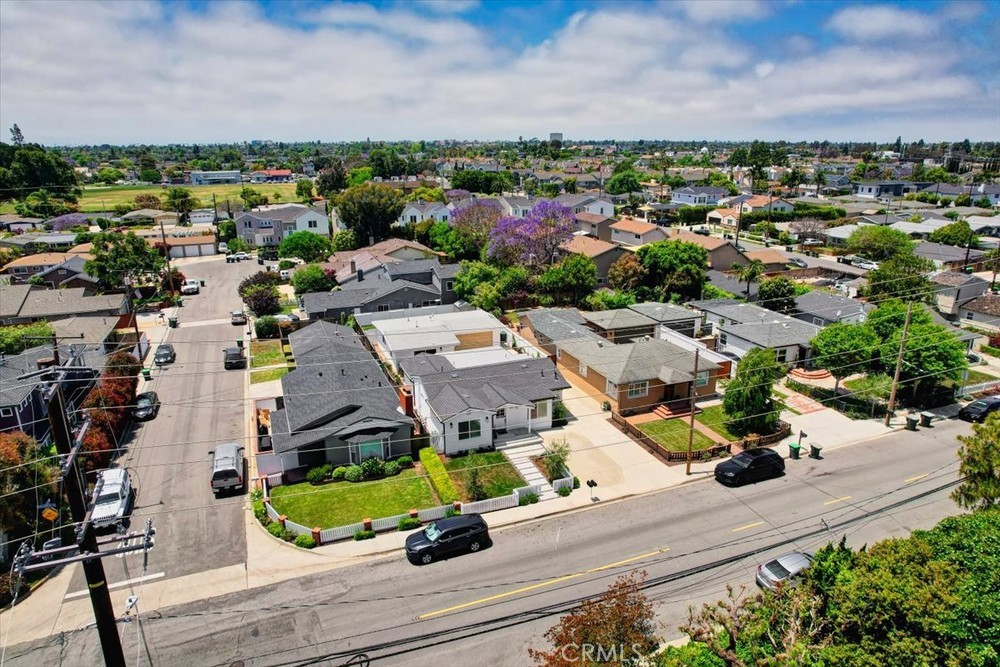 219 Santa Isabel Avenue 1/2