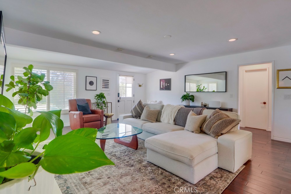 219 Santa Isabel Avenue 1/2