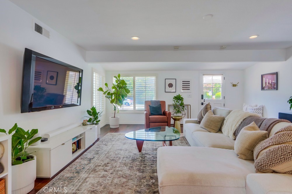 219 Santa Isabel Avenue 1/2