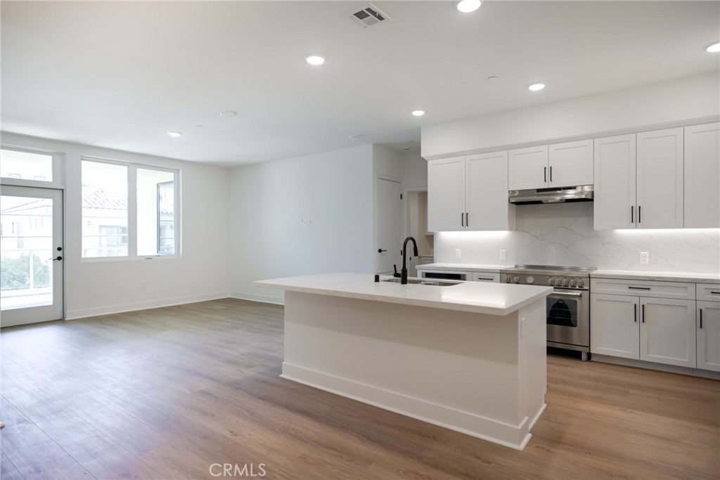 414 Main St. 210