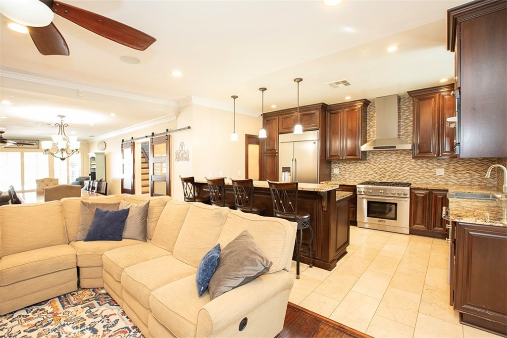 5529 Graywood Avenue