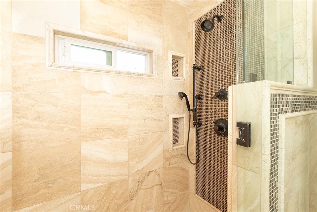 5529 Graywood Avenue