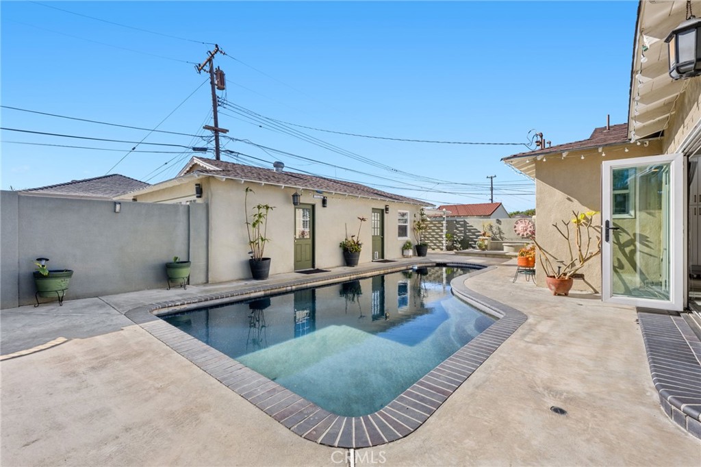 1440 E Barkley Avenue