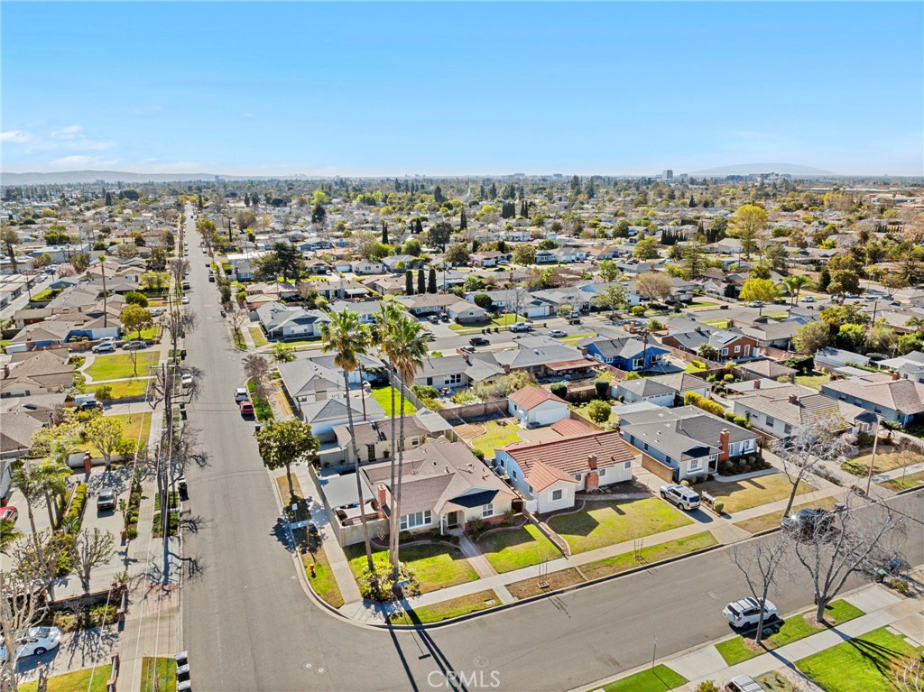 1440 E Barkley Avenue