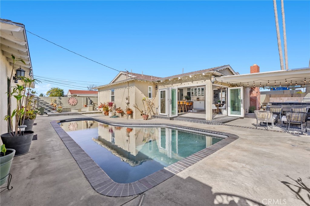 1440 E Barkley Avenue