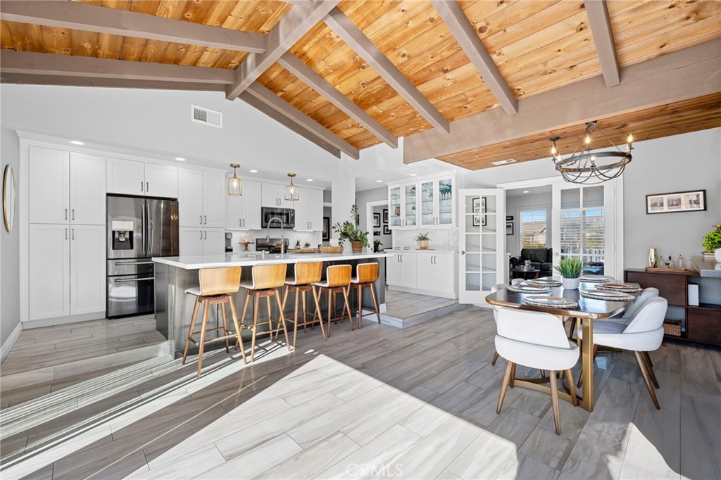 1440 E Barkley Avenue